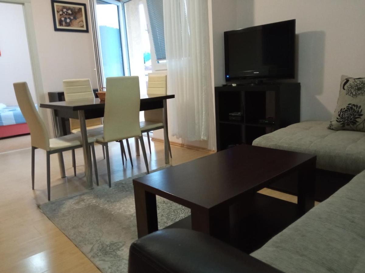 Apartmani Plus *